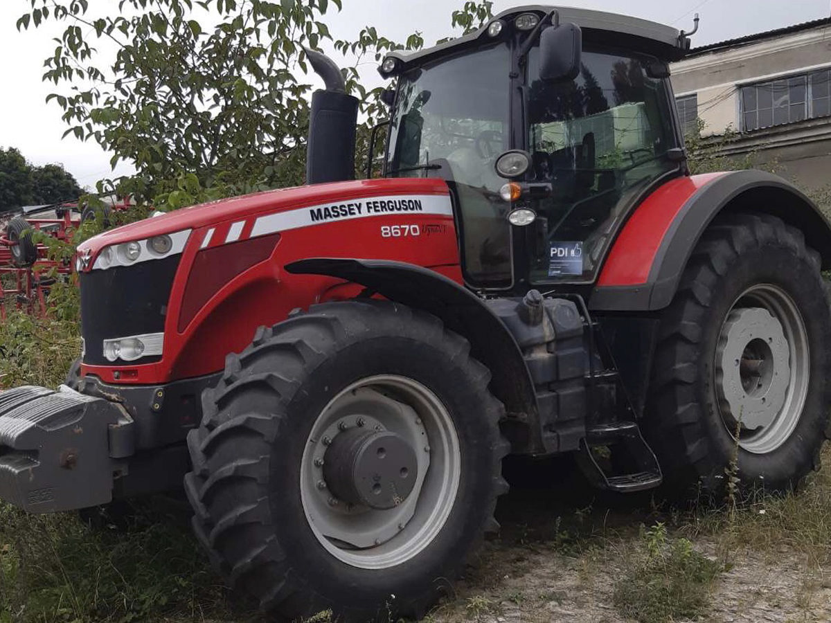 traktor-massey-ferguson-8670